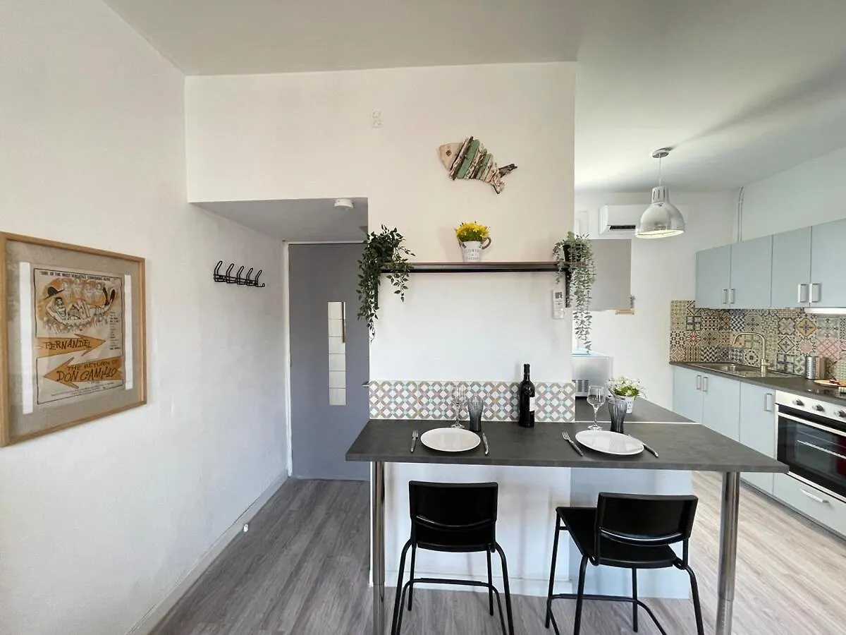 Little Good Time Apartment Marseille 0*,  France